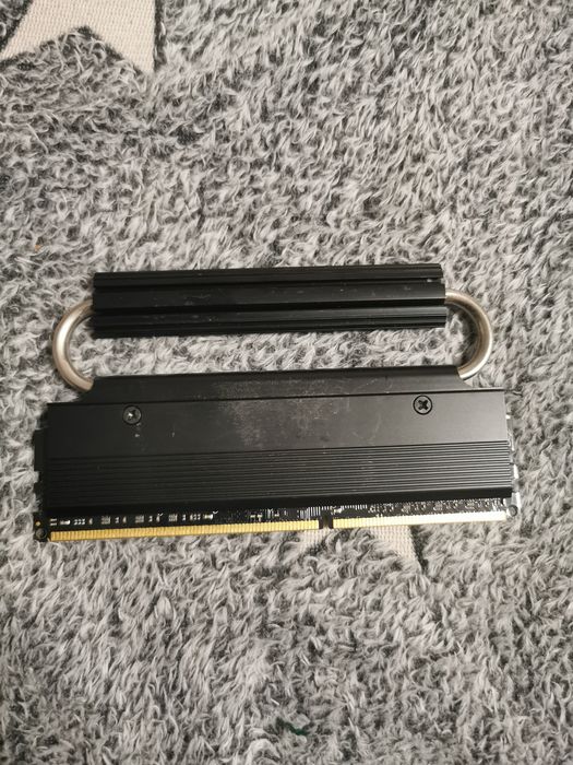 Pamięć RAM DDR3 2gb (cena za 4szt)