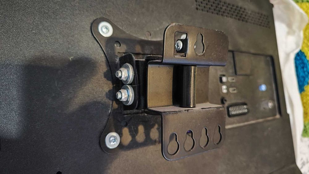 TV Philips 32PHH4309 LED, 2HDMI, SCART, USB, com suporte de parede64739821044225121