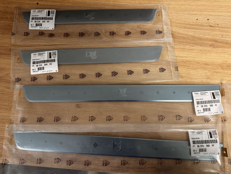 komplet oryginalnych listew progowych DS Automobiles / Citroën.