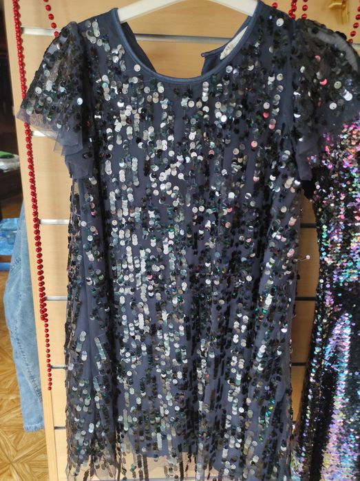 Vestidos de Criança – Usados Apenas Uma Vez