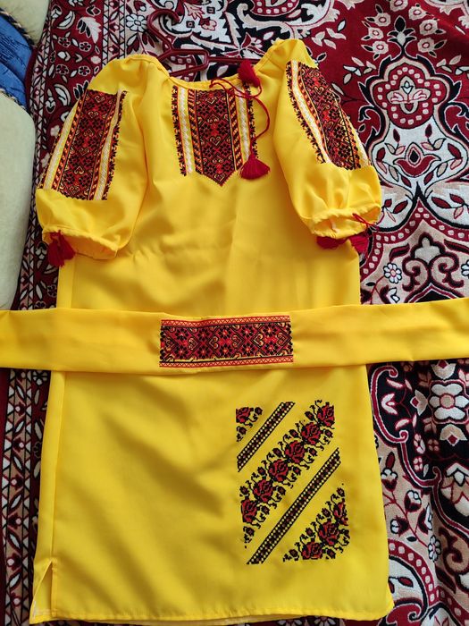 Продам вишите плаття