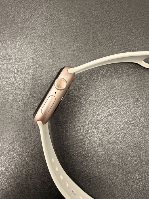 Apple Watch Series 11 42mm