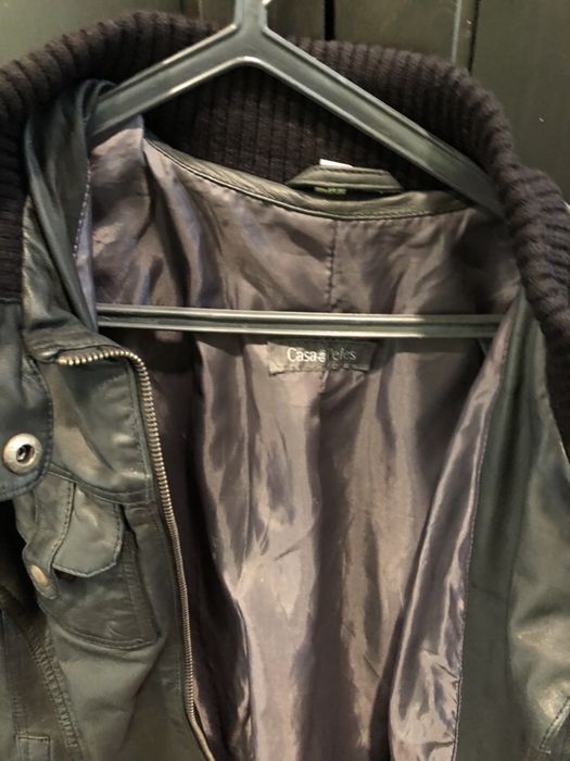 Casaco de cabedal preto