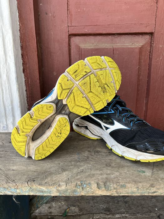 Кросівки Mizuno Wave Ultima 9