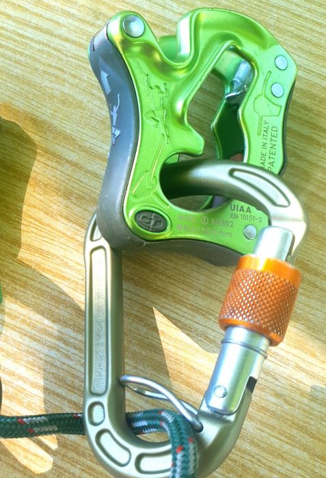 Przyrząd półautomatyczny Climbing Technology Click Up+ oryginalny karabinek HMS