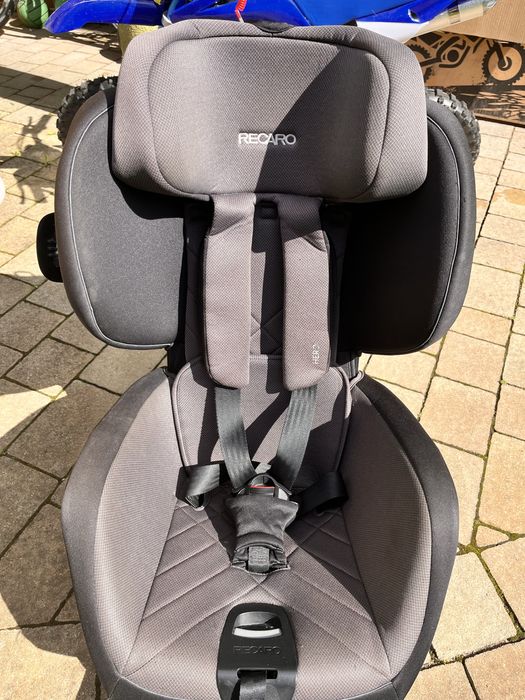 Fotelik RECARO Optiafix 9-18kg