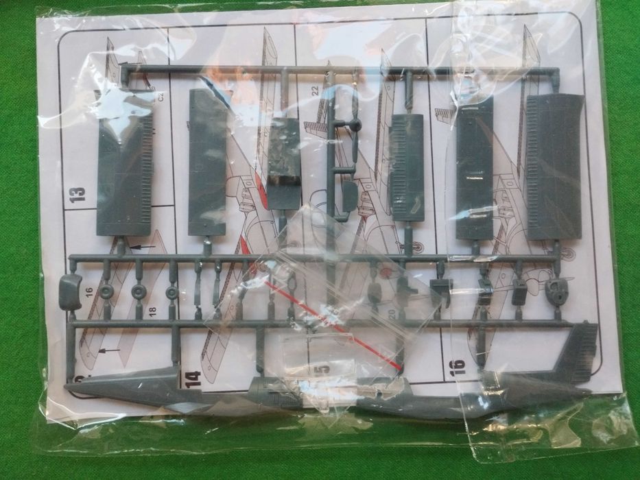 1/72 KP Kovozasvody Prostejov KPM0143 Zlin Z 142 Military version kit modelismo