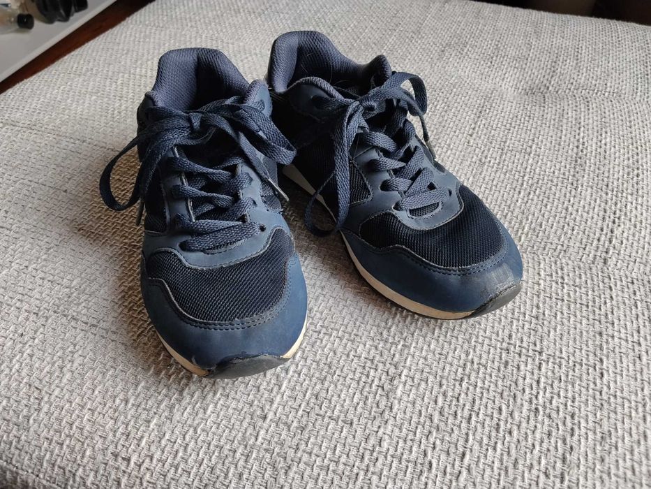 Buty sportowe granatowe rozmiar 36