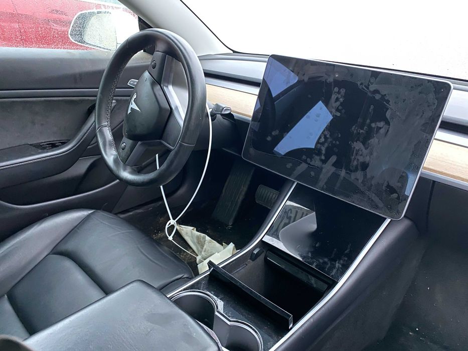 Шрот розборка розбірка Tesla Model 3  бампер двері фара ліхтар