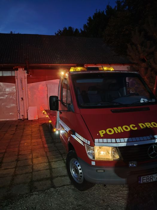 Holowanie pomoc drogowa laweta