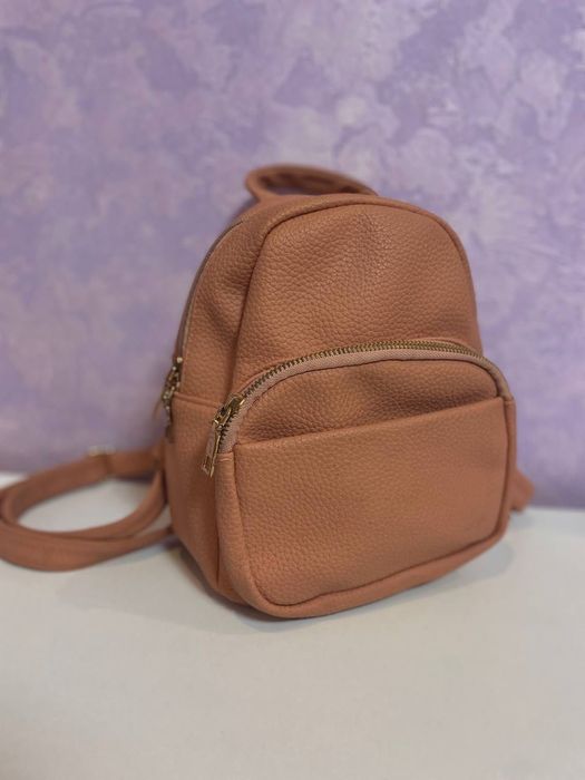 Маленький женский кожаный рюкзак