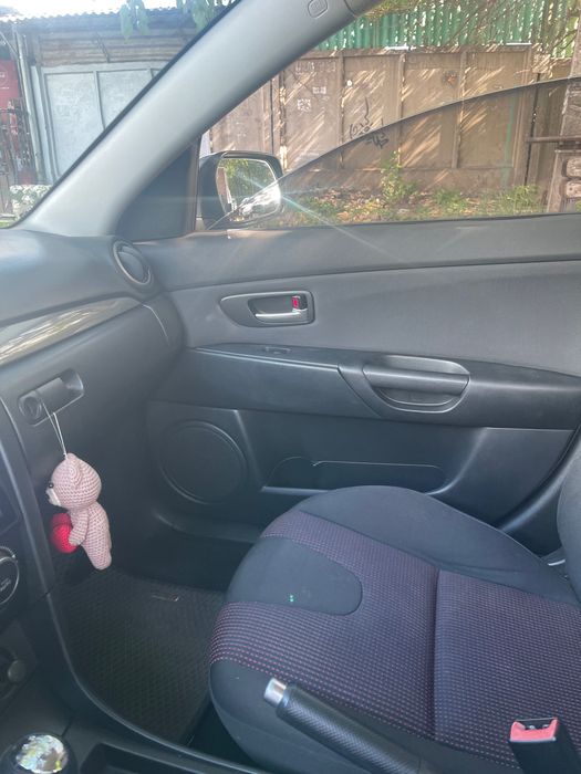 Продам автомобиль Mazda 3