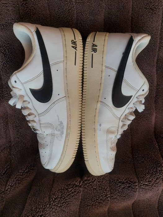 Кросовки nike force оригінал 

Розмір по бірці:
Us 8 UK 7 EURO 41 26с