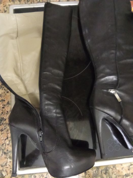 Botas cano alto de 10cm pretas