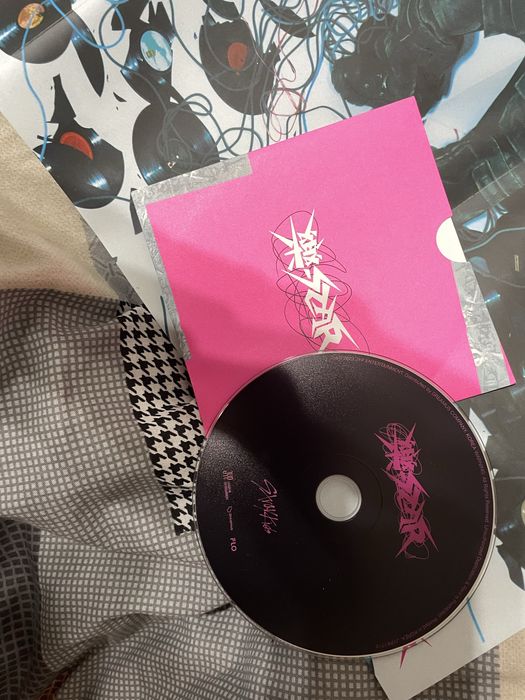 оригінальний альбом stray kids + подарунок