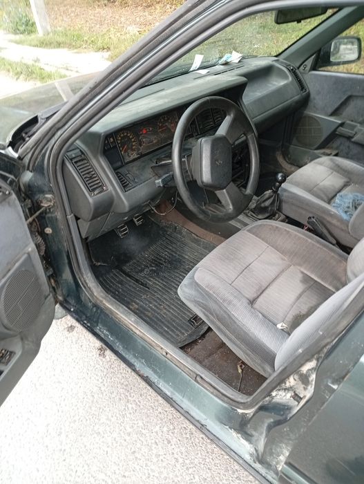автомобіль Рено 21