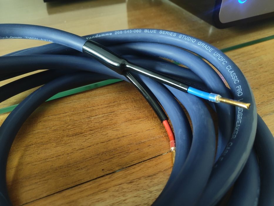Van Damme Pro Grade Blue Series 4mm – Cabos de Coluna (2m cada)