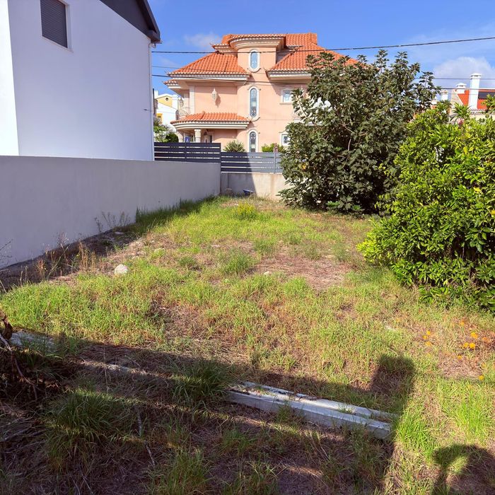 TERRENO em zona privilegiada da Sobreda