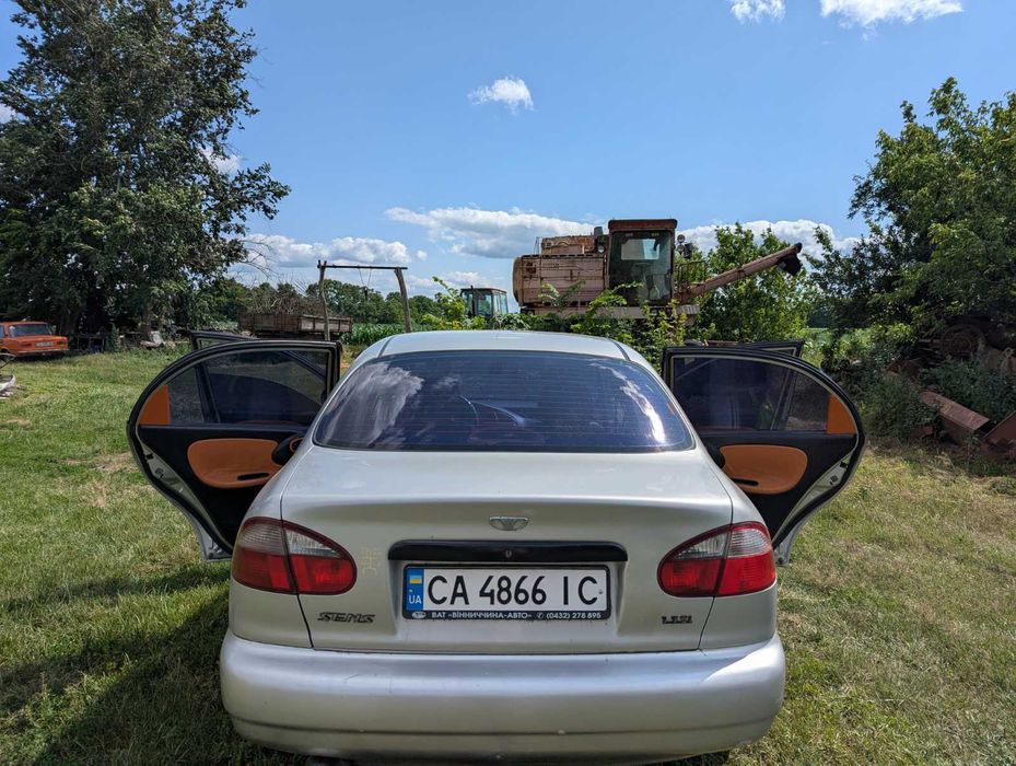 Автомобіль Lanos Sens