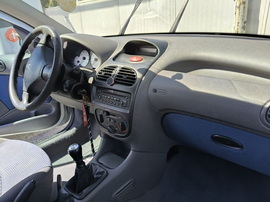 Peugeot 206 em bom estado
