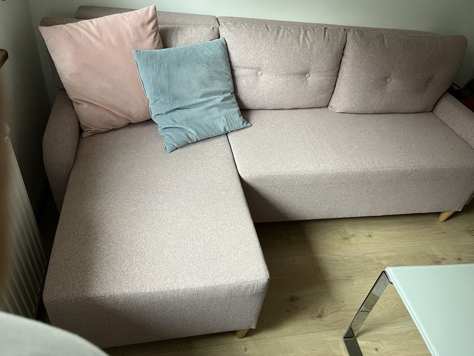 Narożnik z pojemnikiem na pościel