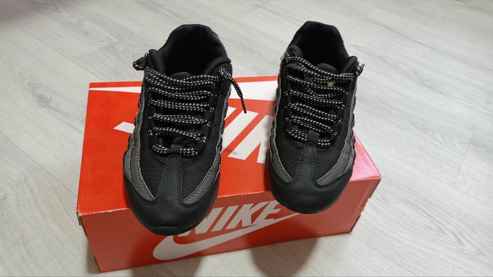 Продам Nike air max 95 38 розмір