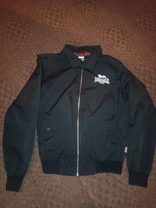 Харик Lonsdale з біг лого