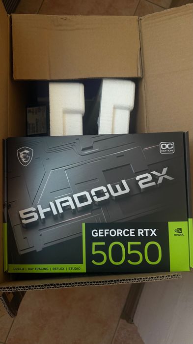 Стаціонарний комп’ютер + монітор + бездротова мишка та килимок