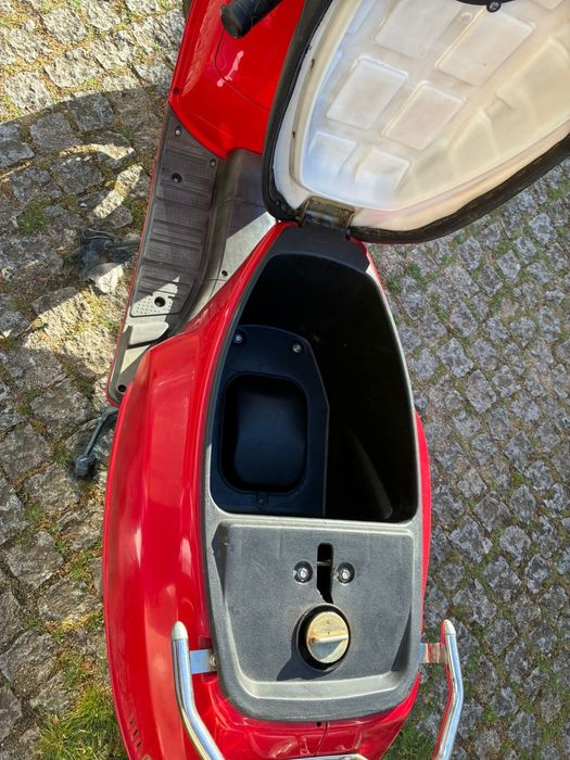 Scooter (Estilo Vespa 125 )