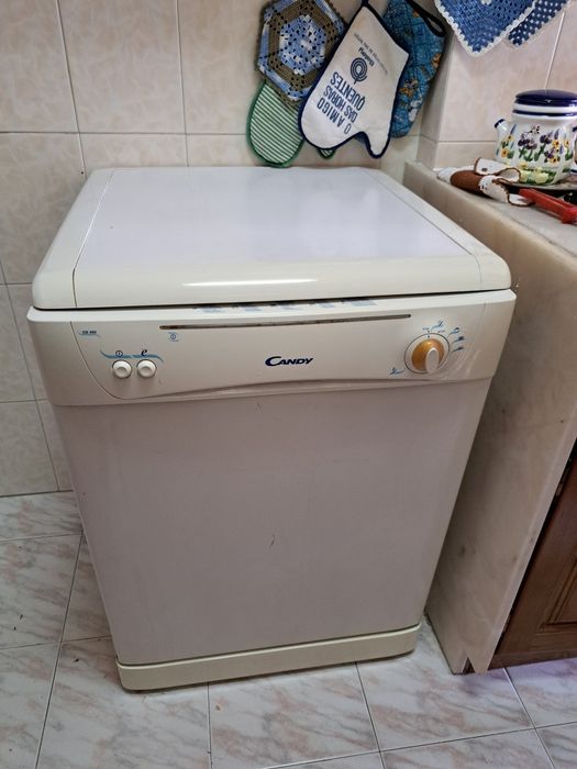 Máquina lavar loiça Candy