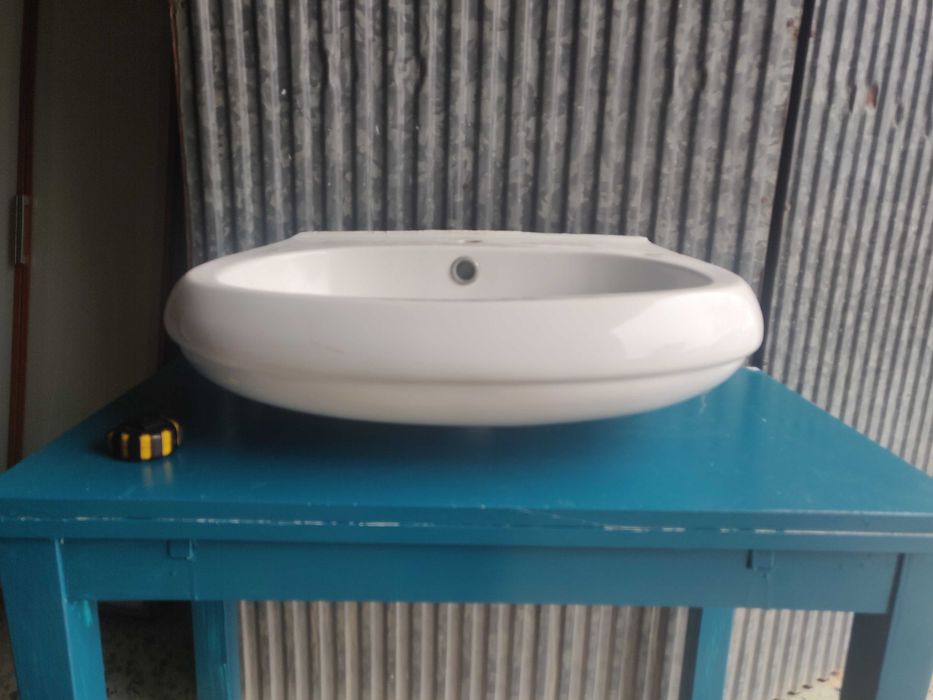 lavatório de porcelana
