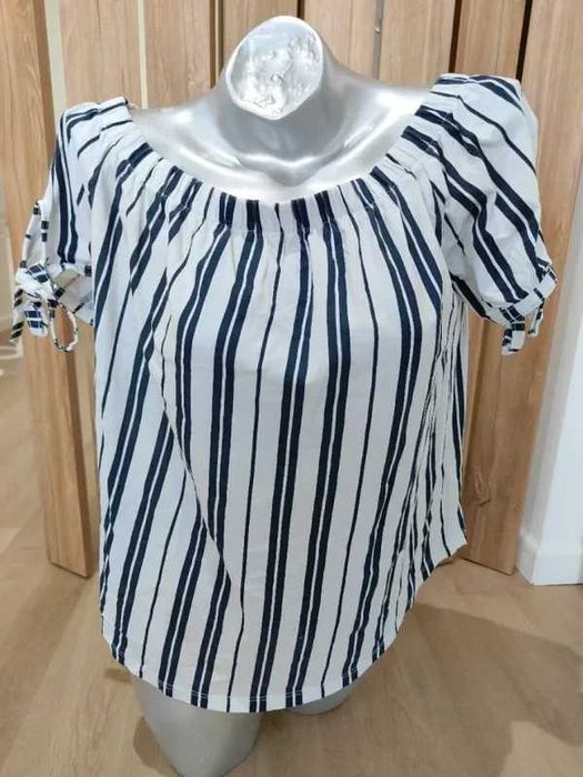 Blusa H&M Listrada Off-Shoulder Tamanho S