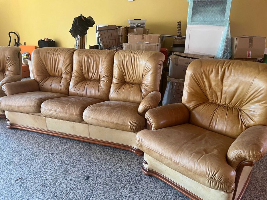Conjunto de sofás em pele genuína castanha – Sofá de 3 lugares + 2 cadeirões