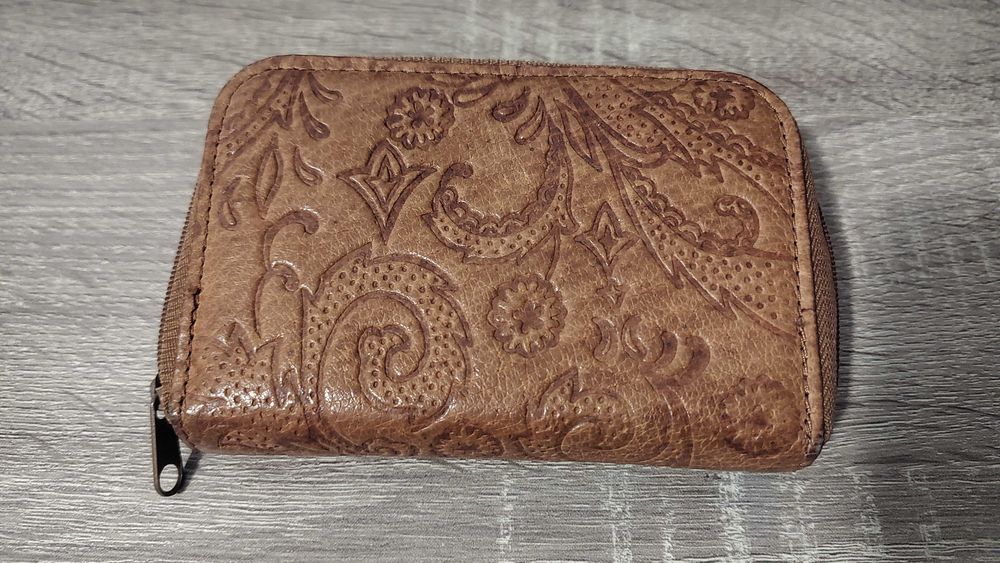 Nowy portfel damski brązowy w stylu góralskim