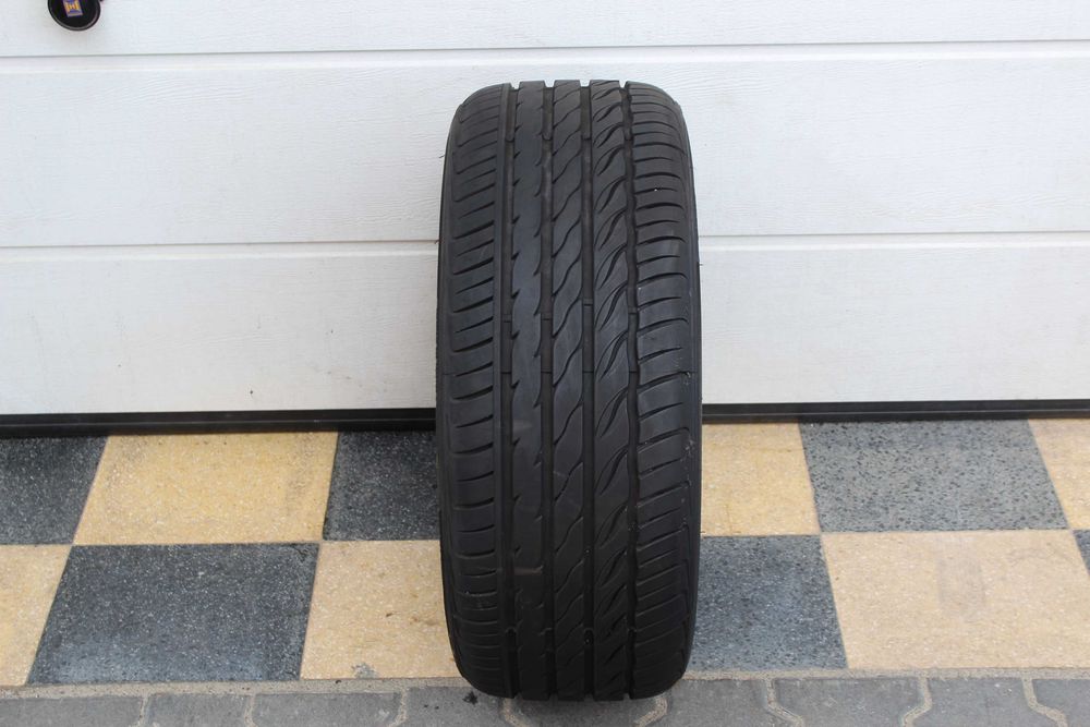 215/50R17  FARROAD FRD 26  95W XL 7,5mm 2021r.