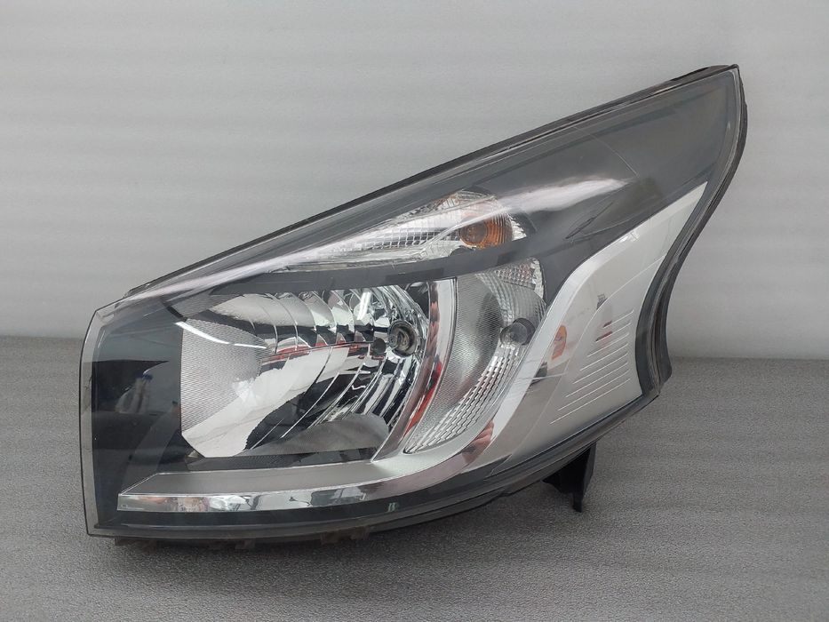 Ótica / farol esquerda RENAULT Trafic III (FG_)