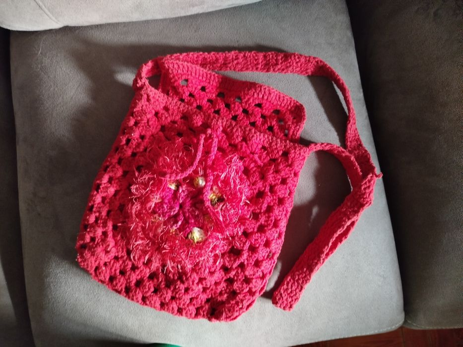 Bolsa de Crochê Vermelha (Feita à Mão):
