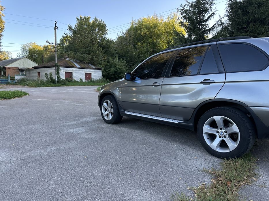 Продам BMW x5 e53