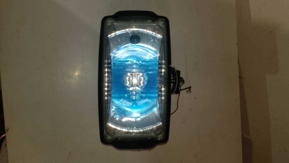 Ліхтарі на автомобіль