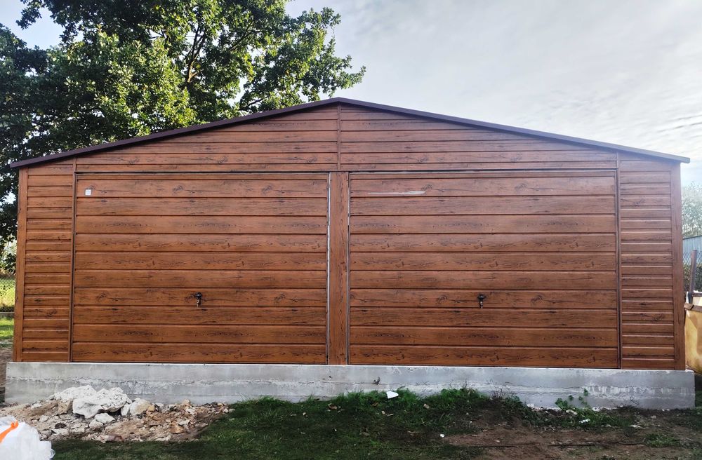 Nowoczesny Garaż Drewnopodobny Solidna Konstrukcja OCYNK