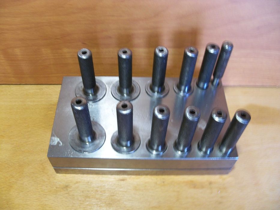 Висічка металевих дисків.