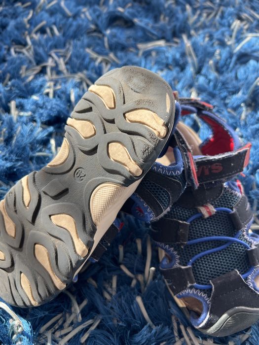 Sandalias Levis tam 29