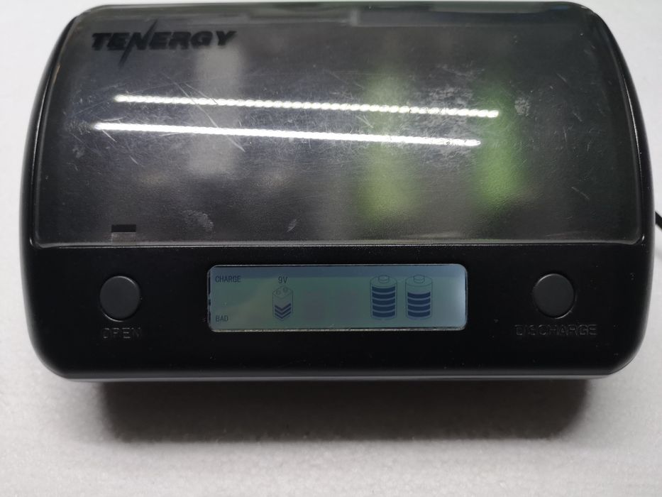 Carregador universal de pilhas TENERGY: AAA AA C D 9V usado(pouco)