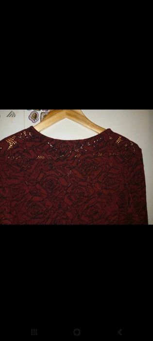 Vestido em tecido rendado - bordeaux - M - Guess