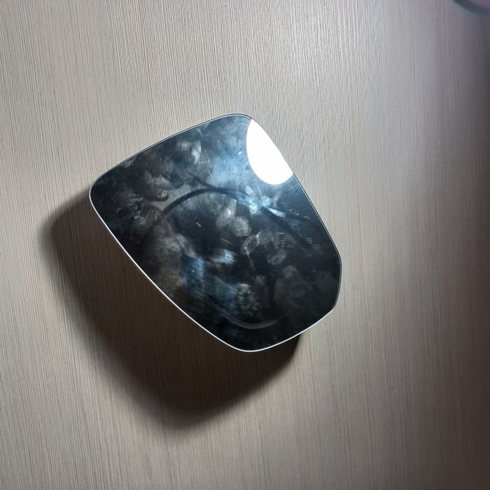 Дзеркало на машину