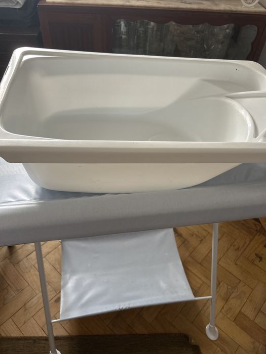 Trocador de fralda e banheira