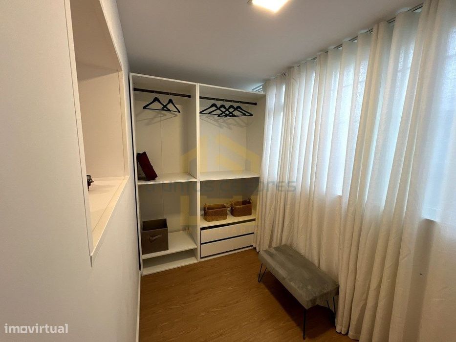 T2 Mobilado e equipado com Garagem | Design Moderno no Centro da Pó...