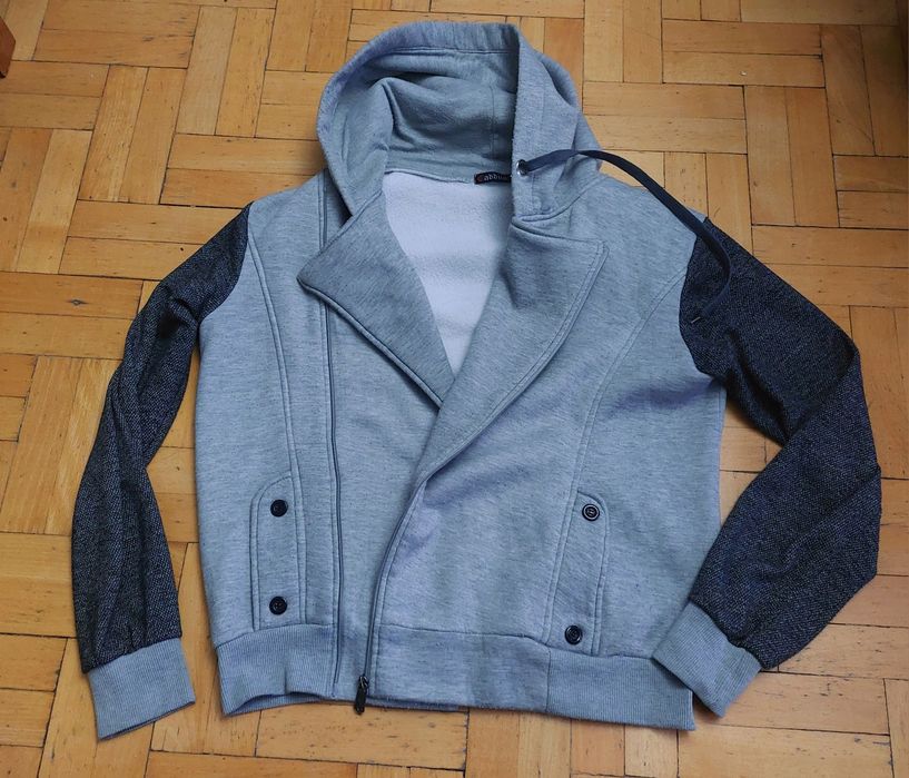 Bluza-ramoneska z kapturem I kieszeniami rozsuwana ciepła  I rękawami