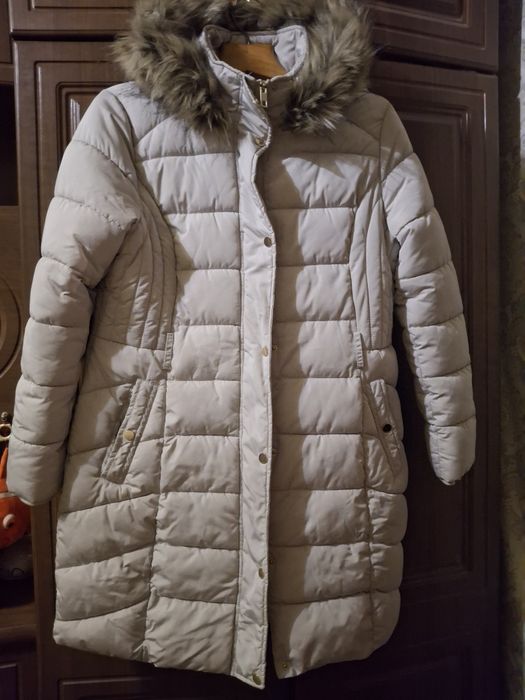 Пуховик- Пальто  з  капюшоном.
