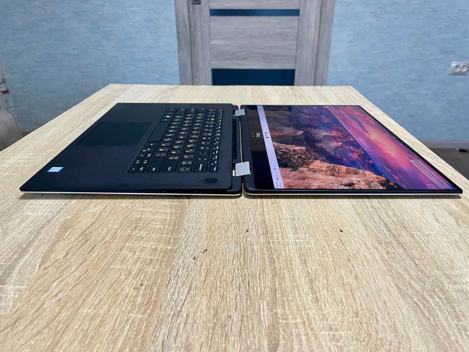 Dell XPS 15 9575,і7-8705G,Radeon RX Vega GL -4GB,RAM 16GB,SSD 512GB,4K